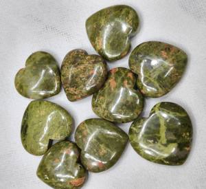 หินโมราฮวงจุ้ยรูปหัวใจพองแกะสลักหินอัญมณีคริสตัลธรรมชาติแบบชิ้นใหญ่สำหรับการรักษา - Product Image 1