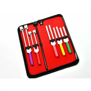 Tenedores de afinación de alta calidad para curación vibratoria, juego de diapasón médico de aleación de aluminio chacra, certificado CE, certificado ISO - Product Image 6