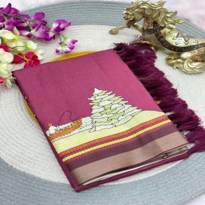 Sari de Seda Suave Manipuram VASTRA COTTAGE con Estampados Completos, Borde de Zari Dorado, Pallu con Estampado Digital, Blusa con Estampado y Borlas - Product Image 1