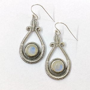 Boucles d'oreilles pendantes tendance plaquées or 8,0 grammes, forme goutte d'eau avec sertissage clos, ornées de diamants et de perles, pour fiançailles - Product Image 1