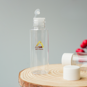 Botella cosmética cuadrada PET de 30ml con bomba para champú de tóner de suero - Product Image 2