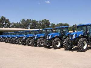 Tracteurs New Holland haute performance disponibles pour la vente en gros avec des moteurs fiables et des fonctionnalités avancées - Product Image 2