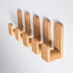 ตะขอแขวนผนังทำจากไม้สำหรับโรงแรมและสำนักงานตะขอแขวนผนังทำด้วยมือสำหรับการตกแต่งภายในที่สร้างสรรค์โลโก้แบบกำหนดเอง - Product Image 4