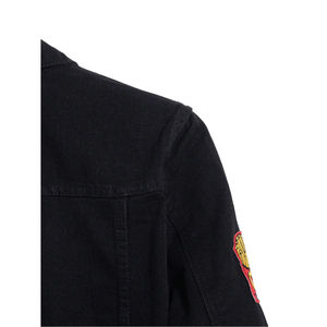 Veste en jean décontractée noire unique pour homme avec patchs brodés, simple boutonnage, technique délavée pour la saison d'automne - Product Image 3