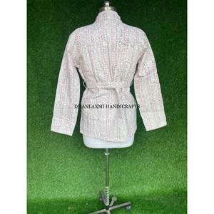 Veste matelassée en coton indien vente en gros manteau d'hiver à imprimé floral fait à la main manteau court de style kimono bohème - Product Image 6