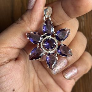 Dijes de Amatista Clásicos Plateados a la Moda al por Mayor, Joyería de Amatista Púrpura Confiable con Engaste de Latón - Product Image 1