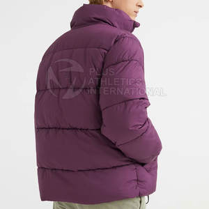 แจ็คเก็ตบับเบิ้ลโลโก้ยูนิเซ็กซ์ 2026 ดีไซน์เนอร์ OEM คุณภาพสูง ทรงโอเวอร์ไซส์ สีม่วง สำหรับฤดูหนาว ผลิตในปากีสถาน - Product Image 3