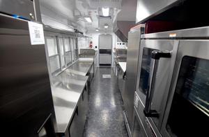 รถขายอาหารจานด่วนสแตนเลสพร้อมอุปกรณ์ทั้งหมดรวมถึงไอศกรีมและรถเข็นสุนัขร้อน - Product Image 4