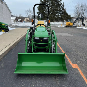 Tractor John Deere 1025R de Calidad con Cucharón y Retroexcavadora / Mini Retroexcavadora de Construcción 4x4 - Product Image 1