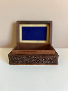Caja de madera decorativa con exquisito acabado hecho a mano, perfecta para almacenamiento de regalos y decoración de mesa - Product Image 2
