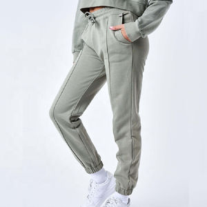 Conjunto de sudaderas y pantalones de chándal personalizados Conjunto de dos piezas de chándal de mujer 100% algodón Boxy Crop Blank Pullover Hoodie Baggy Jogger Set - Product Image 2