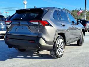 Toyota RAV4 XLE Premium AWD Plus 2024 d'occasion en excellent état, sans accident, conduite à gauche/droite - Product Image 3