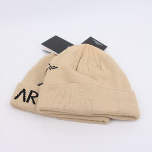 Bonnets de froid de conception de mode d'OEM ODM chauds grande lettre logo partout impression tricot logo personnalisé bonnet tricoté fabriqué au Vietnam - Product Image 1
