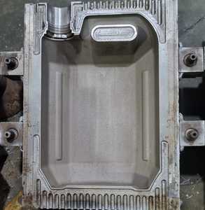 Moule de soufflage de fer SRISHTI optimal Emballage personnalisé de qualité supérieure pour l'industrie chimique efficace de l'huile et de l'eau - Product Image 2