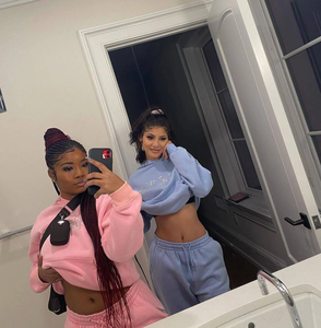 เสื้อผ้าฤดูใบไม้ร่วงของผู้หญิง2025สวมหัวเซ็ตกางเกงมีฮู้ด2ชิ้นชุดวอร์มกางเกงวอร์มวิ่งประดับพลอยเทียมชุดวอร์มกางเกงวอร์มและชุดมีฮู้ด - Product Image 4