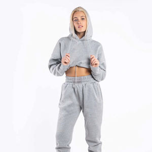 Conjunto Deportivo Personalizado para Mujer, Sudadera Corta Gris y Pantalones Jogger, Conjunto de Dos Piezas de Felpa para Estar en Casa o para el Gimnasio - Product Image 1