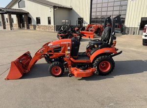 รถแทรกเตอร์ขนาดเล็ก Kubota BX2680 สมรรถนะสูง พร้อมอุปกรณ์ตักดินด้านหน้าและอุปกรณ์ตัดหญ้า ระบบขับเคลื่อน 4 ล้อ - Product Image 6
