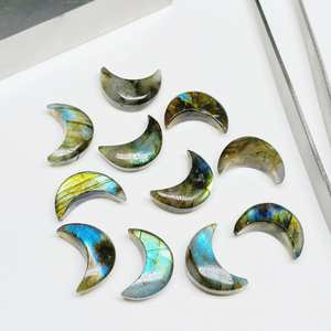 Labradorite naturelle en forme de lune - Product Image 2