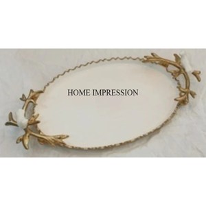 Suministro directo de fábrica, Arte Creativo moderno, forma ovalada, Color blanco, lujosa bandeja de servicio de Metal con asas de hojas chapadas en oro - Product Image 1
