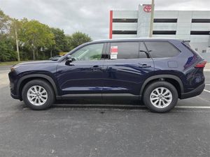 2026 Toyota Grand High lander Hybrid Available for sale New car technology Fuel efficient hybrid Toyota luxury SUV - Product Image 4