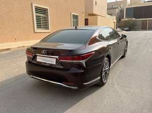 Véhicule d'occasion R21 V6 2024, conduite à gauche, sièges en cuir, pneus R17, toit ouvrant automatique, caméra de recul 360°, Euro IV, 5 places, écran tactile - Product Image 4