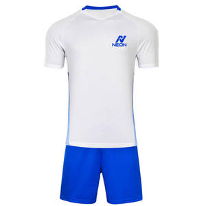 ชุดยูนิฟอร์มฟุตบอลแบบกำหนดเองพร้อมพิมพ์โลโก้ ลดราคาสุดคุ้ม สวมใส่สบาย น้ำหนักเบา เหมาะสำหรับการฝึกซ้อม - Product Image 1