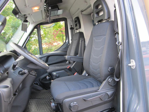 Unidad de Remolque/Tractor de Servicio Pesado Usada 2024 4x4, 2 Ejes, Transmisión Hidráulica con Remolque de Gran Volumen y Transmisión Automática - Product Image 5