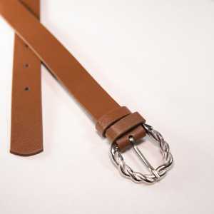 เข็มขัดหนังแบบลำลองพร้อมหัวเข็มขัดโลหะผสมแบบถัก - Product Image 3