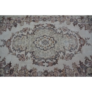 Alfombra turca vintage de 5x9 pies en lana beige y marrón, tejido plano, alfombra para sala de estar con respaldo de látex, patrón de retazos clásico - Product Image 5