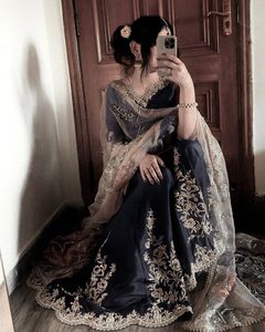 Traje Salwar largo de mujer de tamaño personalizado de último diseño con patrón Floral 100% seda para ropa de boda Vestido informal indio precio a granel - Product Image 3