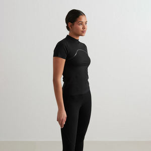 Haut de sport de luxe court pour femmes coupe ajustée tissu extensible de qualité supérieure Streetwear polyvalent mode vêtements de sport T-shirt OEM hauts - Product Image 6