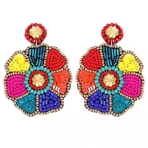 Boucles d'oreilles brodées de perles à la mode faites à la main au design multicolore fantaisie pour filles élégantes et femmes à la mode - Product Image 1
