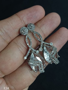 À la mode nouvelles boucles d'oreilles en diamant complet boucles d'oreilles indiennes et américaines femmes à la mode accrocheur fête accessoires femmes boucles d'oreilles - Product Image 6