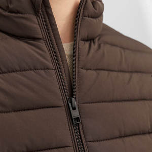 Chaqueta Acolchada para Hombre de Alta Calidad a Precio Económico con Cuello Alto, Diseño Reversible y Transpirable de Tela de Lona - Estilo Único - Product Image 6