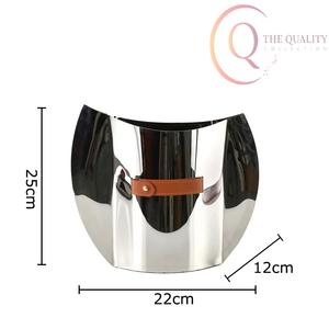 Vase de table décoratif en métal léger fait main avec finition contemporaine pour salons, chambres, bureaux et espaces commerciaux - Product Image 3