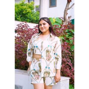 Vêtements de plage décontractés 3 pièces en coton pour femmes de grande taille-Shorts de vacances respirants avec boutons au genou pour les vacances à la plage au printemps - Product Image 2