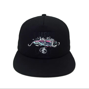 Casquette Trucker Personnalisée avec Logo Coloré et Patch Graffiti Urbain, Dos en Maille Durable, Broderie Streetwear pour Marques, Snapback - Product Image 1