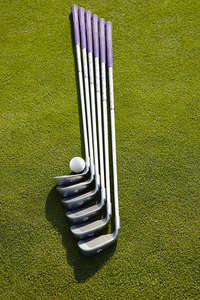 Palos de golf para zurdos para diseño invertido, características portátiles e impermeables, ilustraciones forjadas creadas especialmente para diestros - Product Image 3