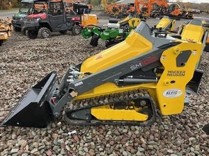 Minicargadora compacta Wacker Neuson SM100 a gasolina en venta - Product Image 3