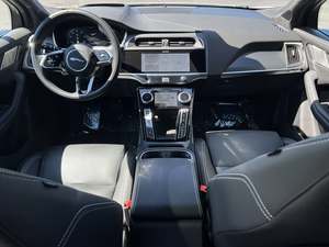 Jaguar <span class=keywords><strong>I</strong></span>-<span class=keywords><strong>PACE</strong></span> <span class=keywords><strong>EV400</strong></span> R-Dynamic HSE AW Plus 2024 Usado en Excelentes Condiciones, Sin Accidentes, Volante a la Izquierda/Derecha - Product Image 4