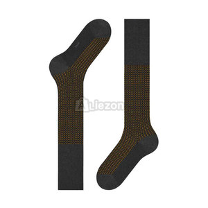 Fabricante de calcetines Ropa deportiva unisex Calcetines de agarre/Nuevos calcetines deportivos transpirables y de secado rápido para ropa de entrenamiento - Product Image 5