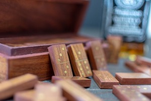 Juego de dominó de madera hecho a mano, dominó de madera y la mejor calidad del mundo por artesanía creciente - Product Image 2