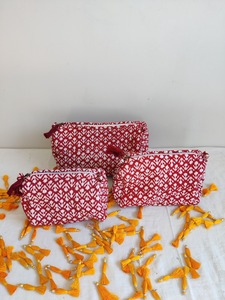 Trousse de maquillage de grande capacité en coton écologique rouge fait à la main avec fermeture à glissière pour le rangement de voyage - Product Image 3