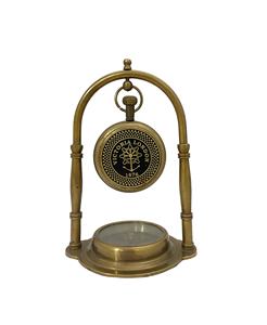 Horloge sur support de boussole, décoration artistique nautique élégante en laiton et verre, ornement de bureau polyvalent alliant horlogerie et marine - Product Image 2