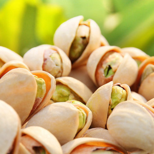 Pistaches comestibles en vrac, prix abordable, noyaux séchés, traitement brut pour usage alimentaire, carton de 10 kg, qualité S, d'Inde, en promotion - Product Image 1