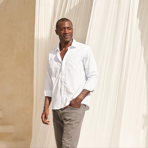 เสื้อเชิ้ตทักซิโด้ชายทรงเข้ารูป ผ้าไม่ทอ ปักลาย 220 กรัม แขนยาว คอวี ระบายความชื้น สำหรับฤดูร้อน แบบเป็นทางการ ODM - Product Image 5