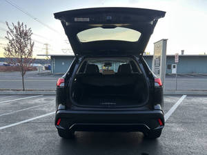 Toyota Corolla Cross XLE 2023 d'occasion en excellent état - Product Image 5