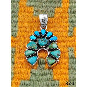 Pendentif Turquoise Fait Main du Sud-Ouest, Émeraude de la Vallée avec Sertissage à la Française en Argent Sterling, Breloques Taille Émeraude - Product Image 2