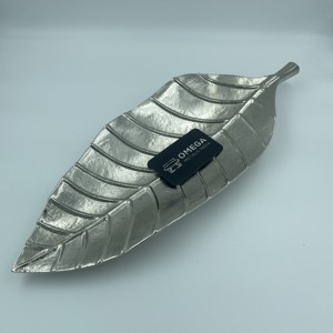 OMEGA METALS INDIA Metal Chip and <b>Dip</b> Serving Platter Round Leaf Shape Plate Glass Tray for Dry Fruits at Low Price - Product Image 5