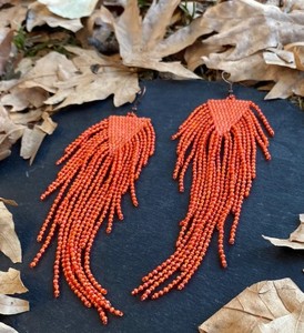 Pendientes extra largos con flecos de cuentas color naranja quemado, pendientes de Halloween, pendientes naranja brillante, pendientes de cuentas de semillas, pendientes colgantes - Product Image 3